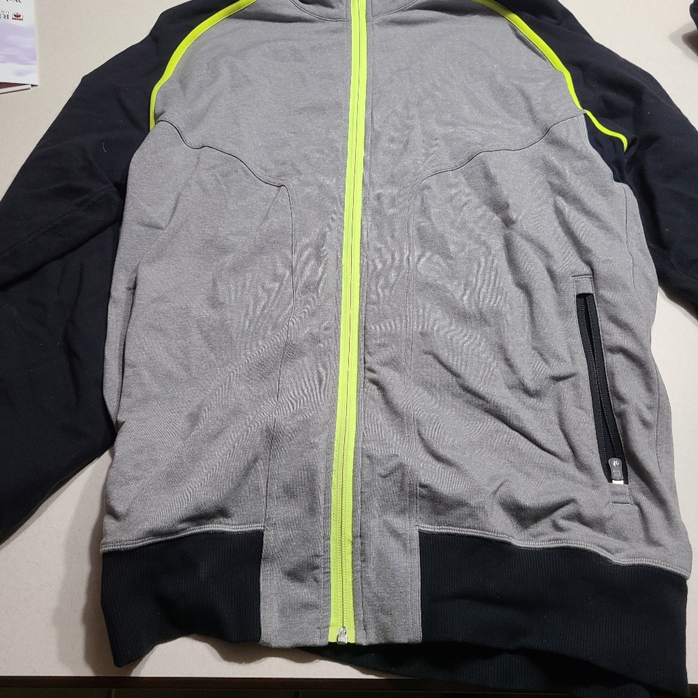 Lululemon Mens large zipper jacket